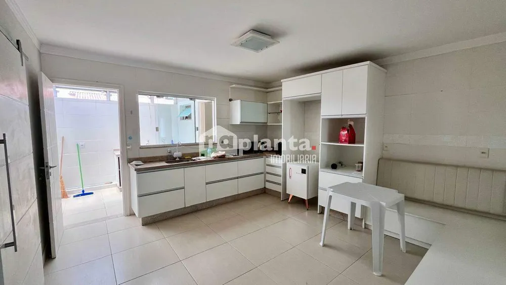 Casa, 3 quartos, 197 m² - Foto 9