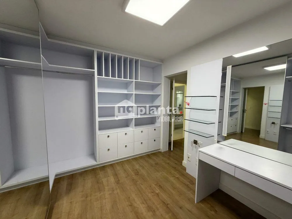 Apartamento, 3 quartos, 137 m² - Foto 1