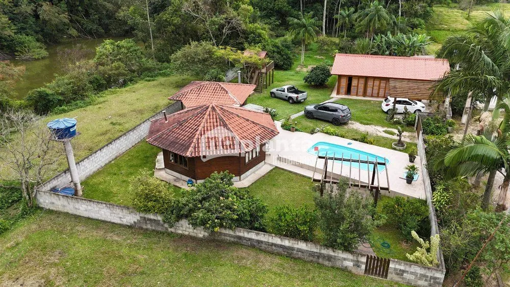Sítio, 3 quartos, 6486 m² - Foto 1