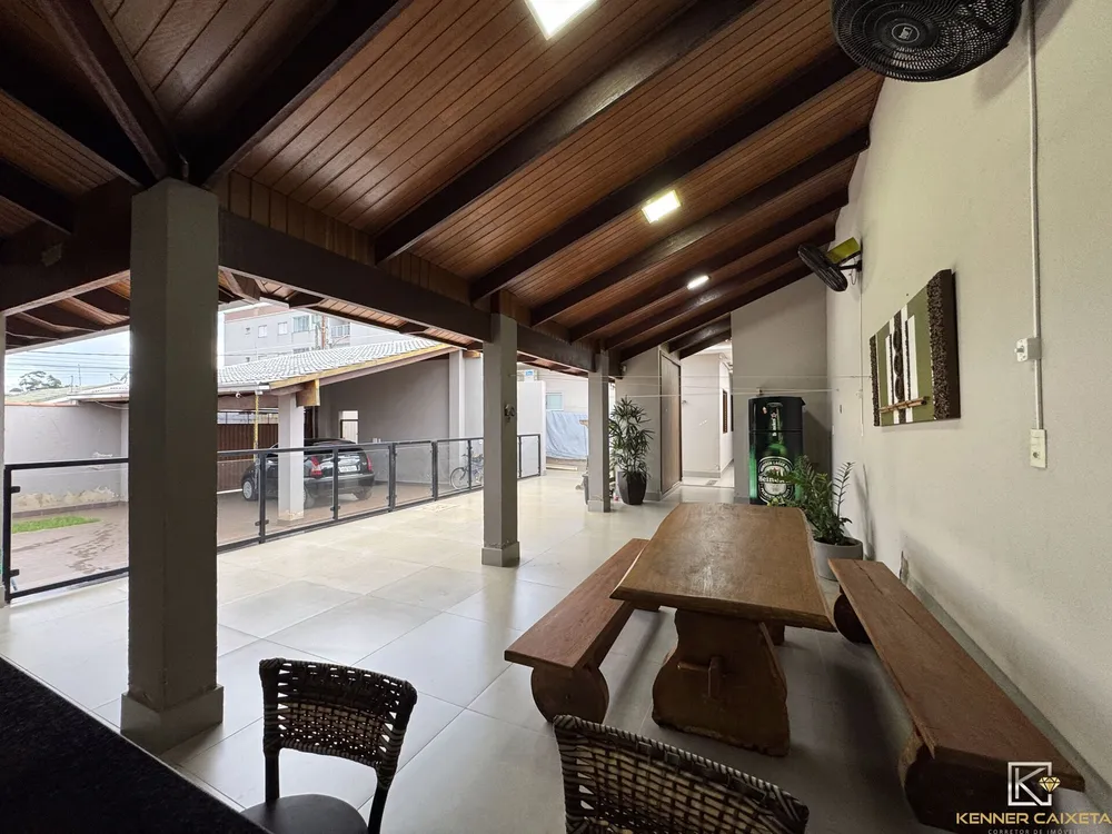 Casa, 3 quartos, 228 m² - Foto 3