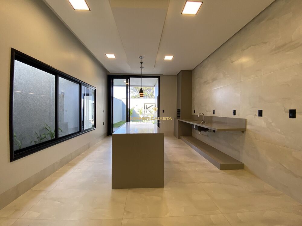 Casa à venda com 3 quartos, 212m² - Foto 3