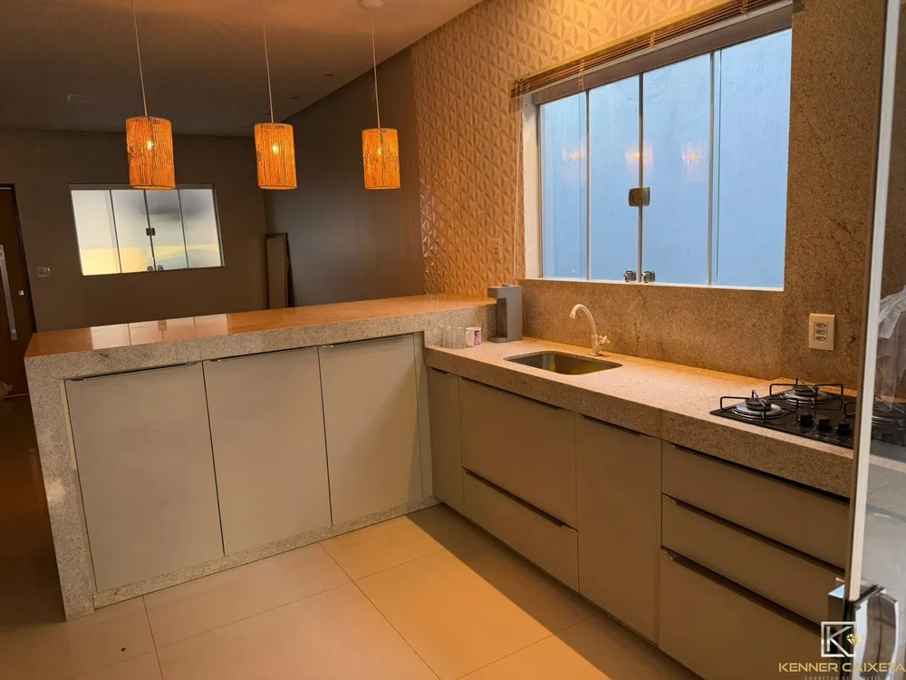 Casa, 3 quartos, 196 m² - Foto 2