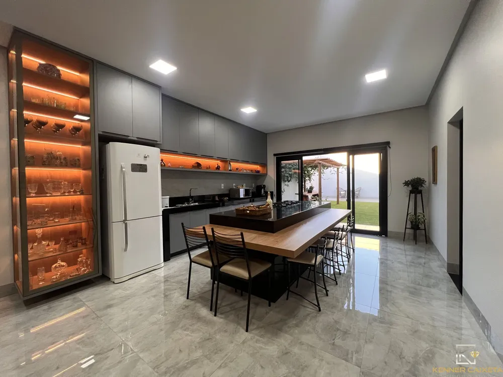 Casa, 3 quartos, 252 m² - Foto 12