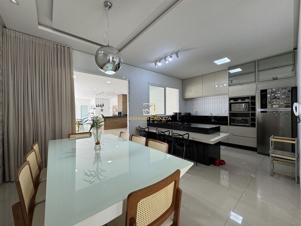 Casa, 3 quartos, 243 m² - Foto 4