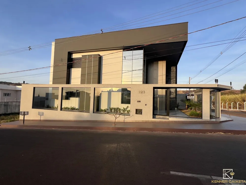 Casa, 4 quartos, 313 m² - Foto 2
