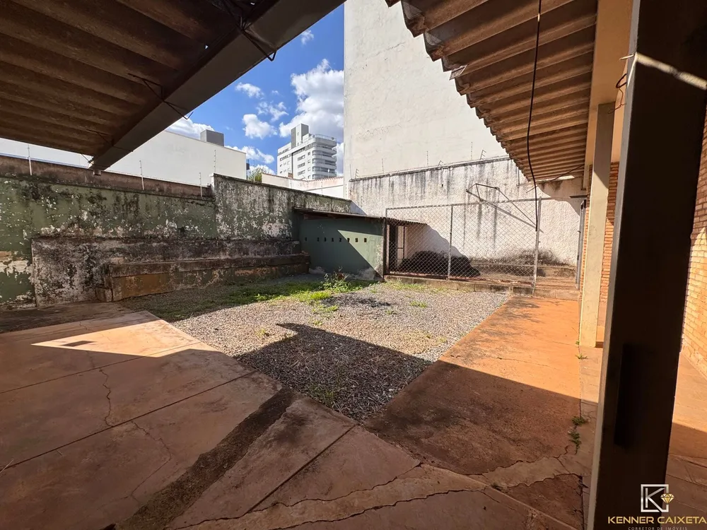 Casa, 3 quartos, 325 m² - Foto 1