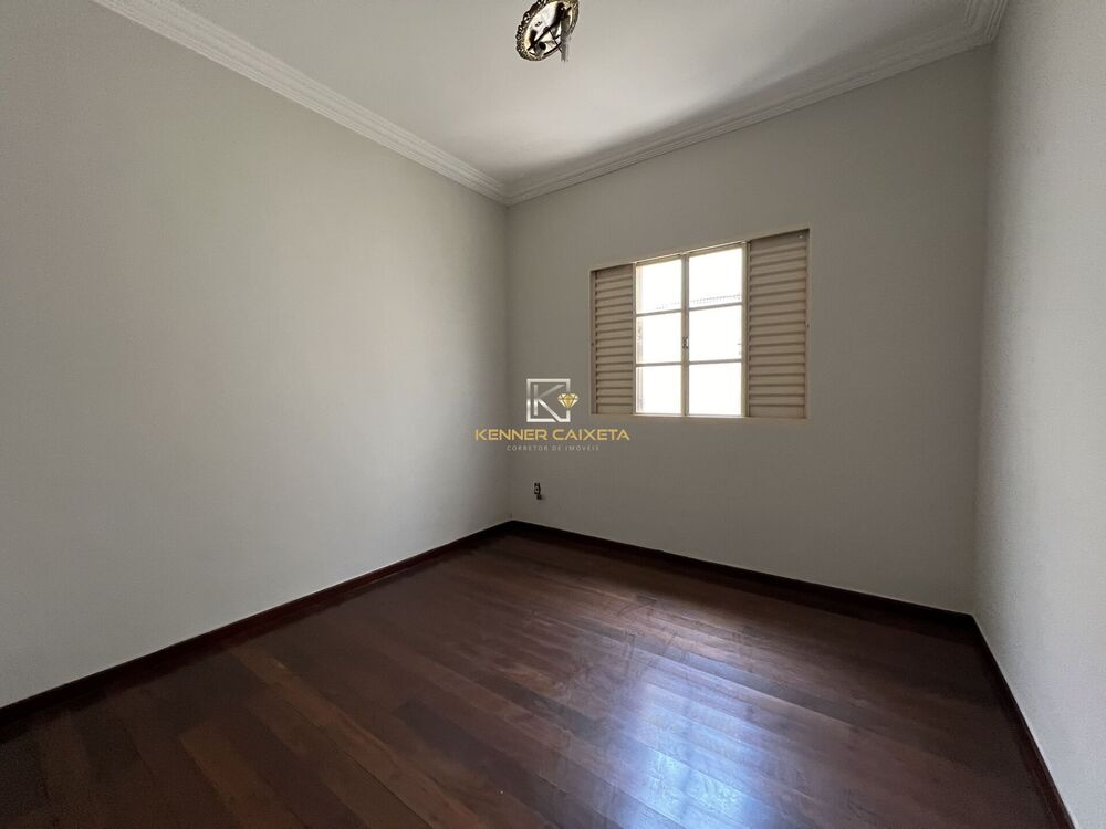 Casa, 4 quartos, 229 m² - Foto 2