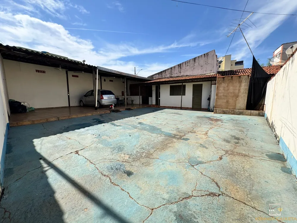 Casa, 4 quartos, 325 m² - Foto 2