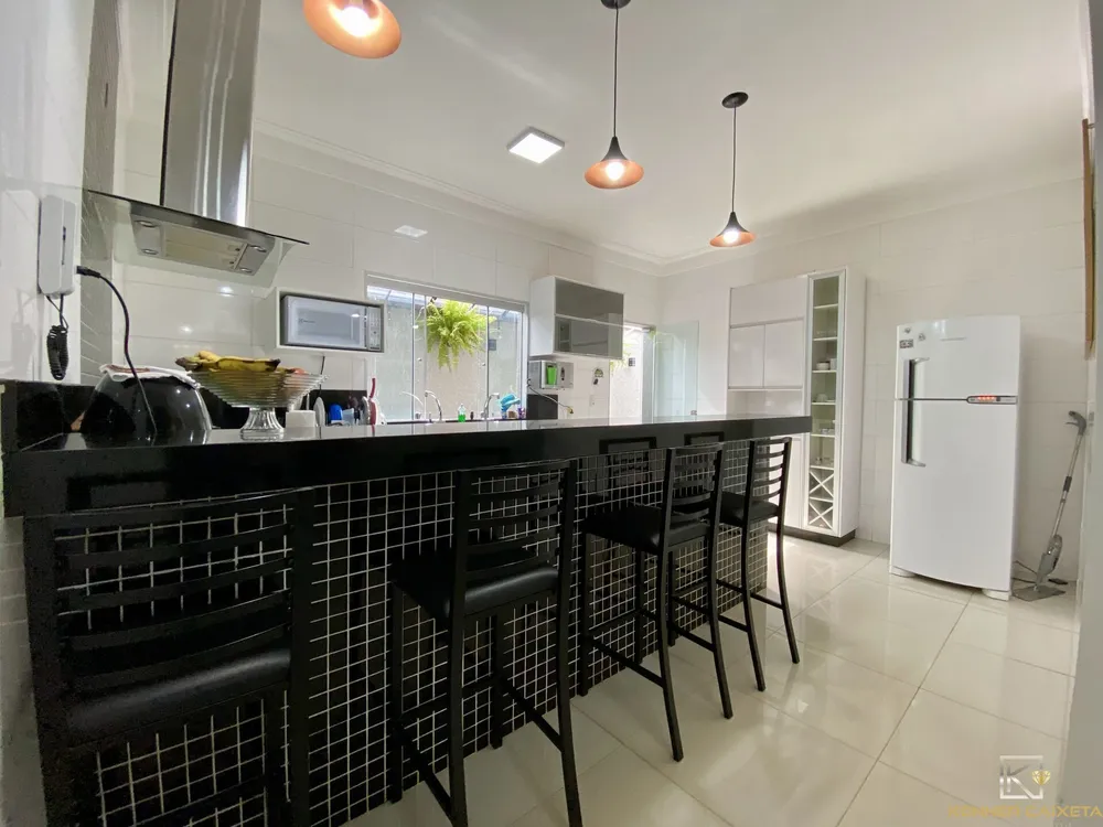 Casa, 3 quartos, 220 m² - Foto 6