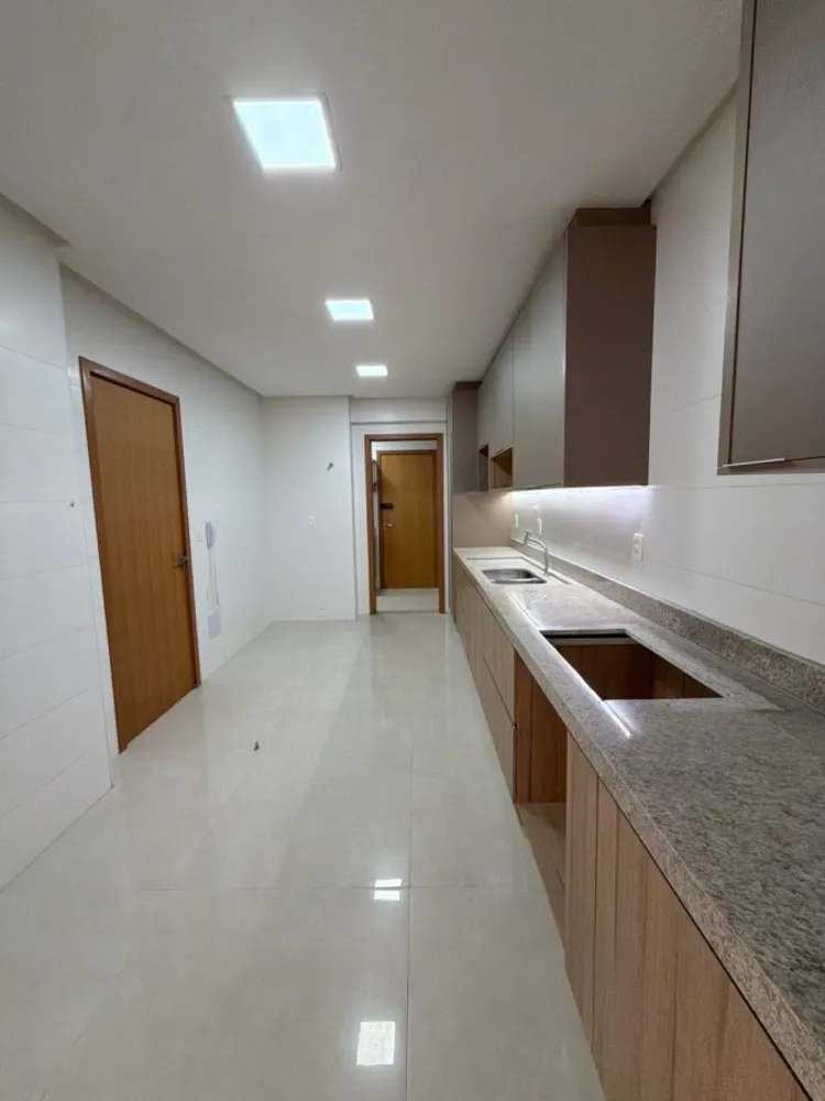Apartamento, 4 quartos, 215 m² - Foto 2