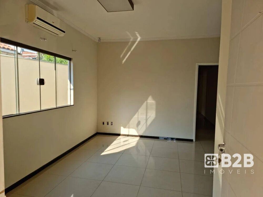 Casa, 4 quartos, 200 m² - Foto 1