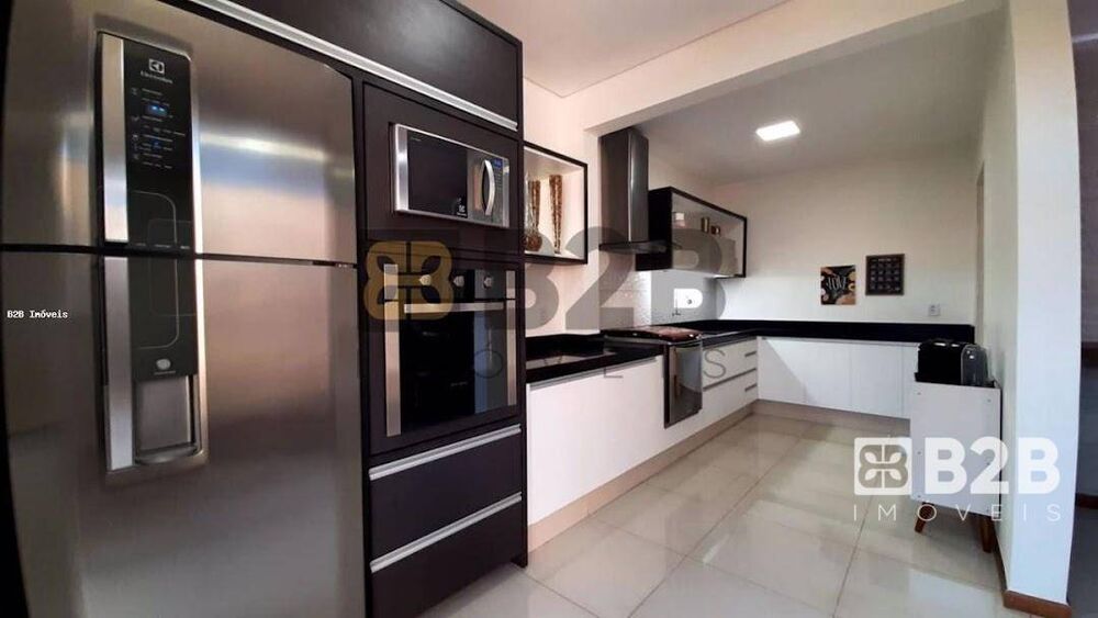 Casa à venda com 2 quartos, 85m² - Foto 4