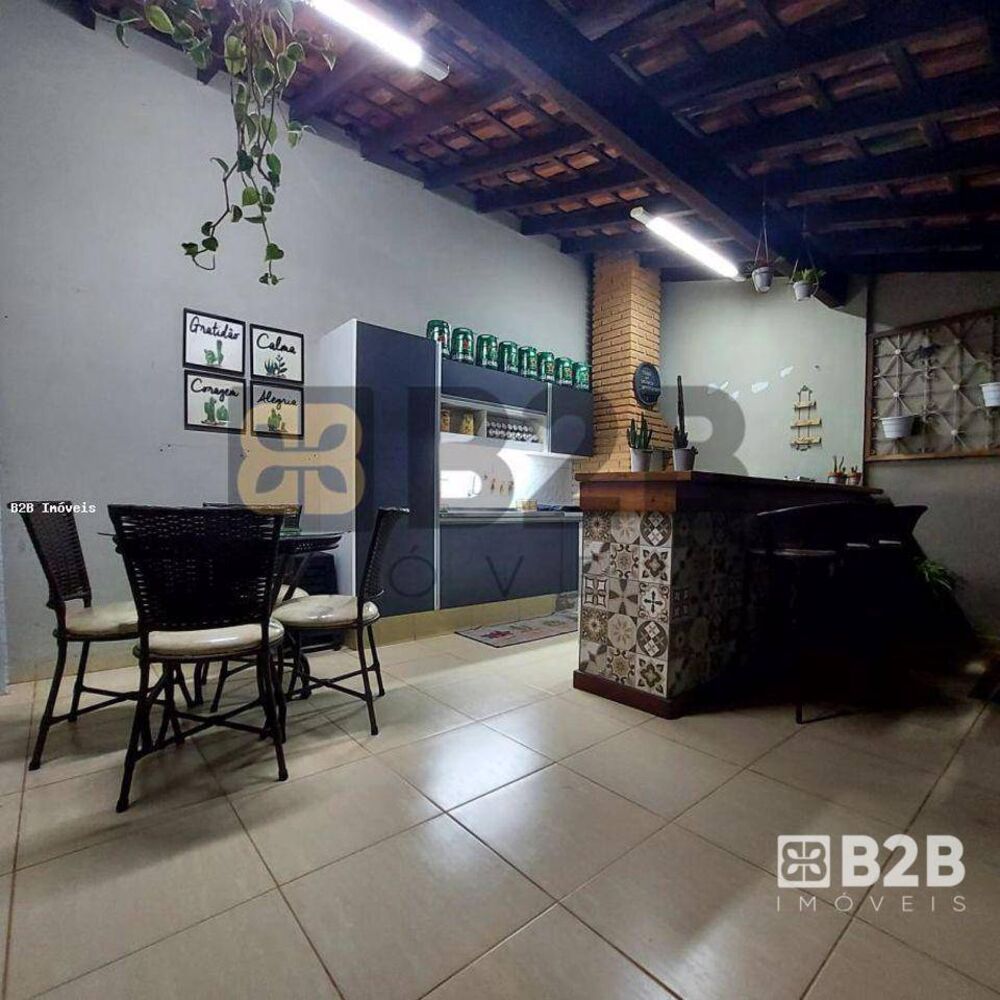 Casa à venda com 2 quartos, 85m² - Foto 8
