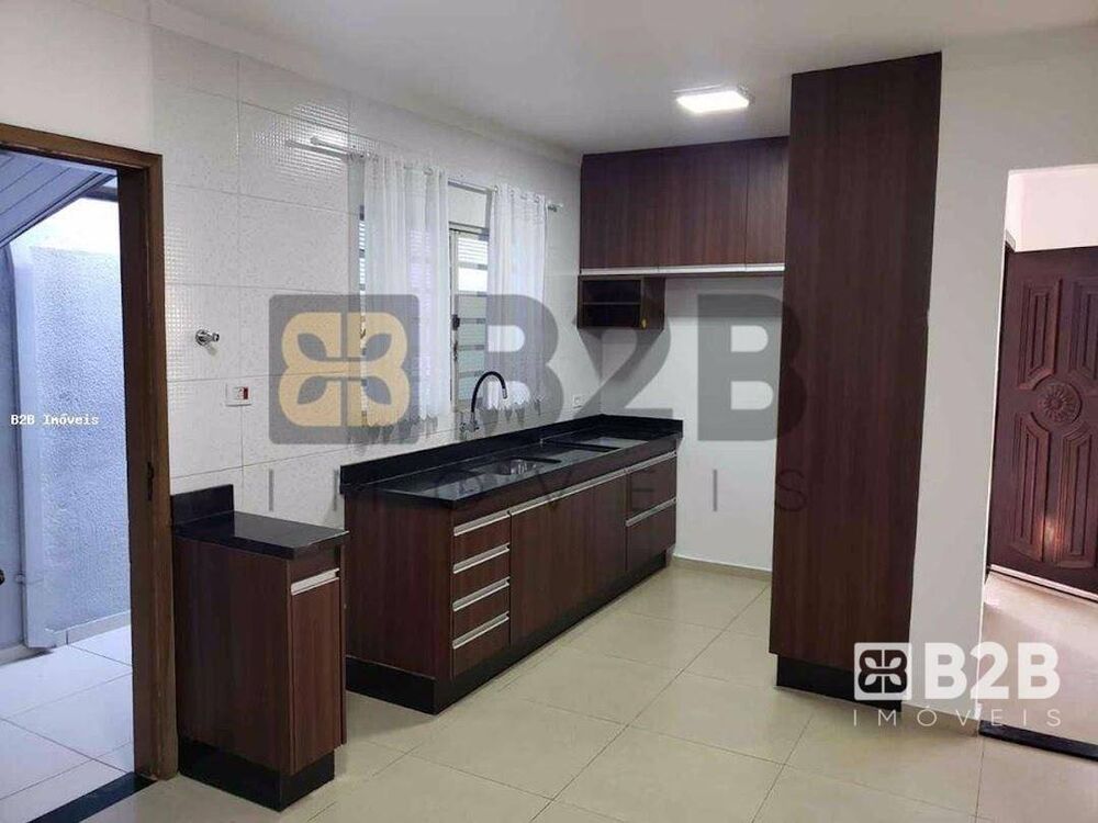 Casa à venda com 3 quartos - Foto 2
