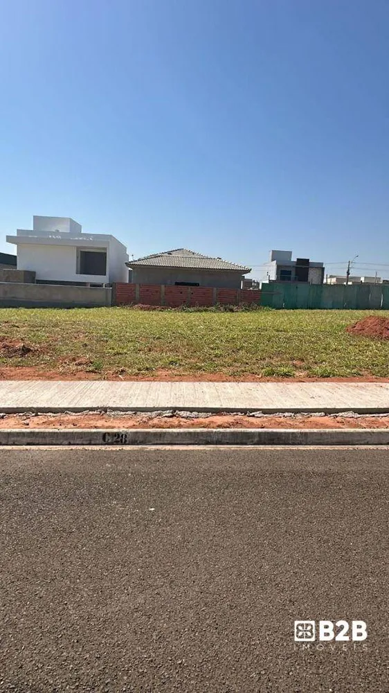 Loteamento e Condomínio, 300 m² - Foto 1