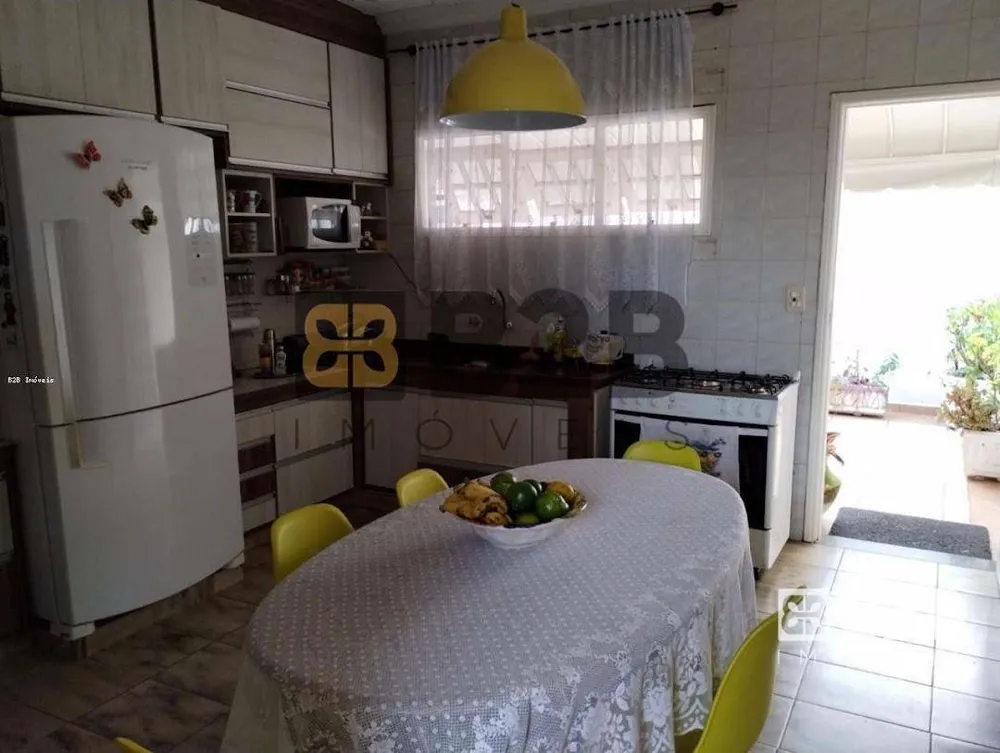 Casa, 3 quartos, 218 m² - Foto 19