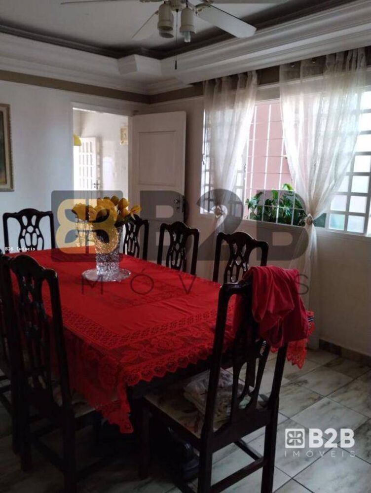 Casa, 3 quartos, 218 m² - Foto 6