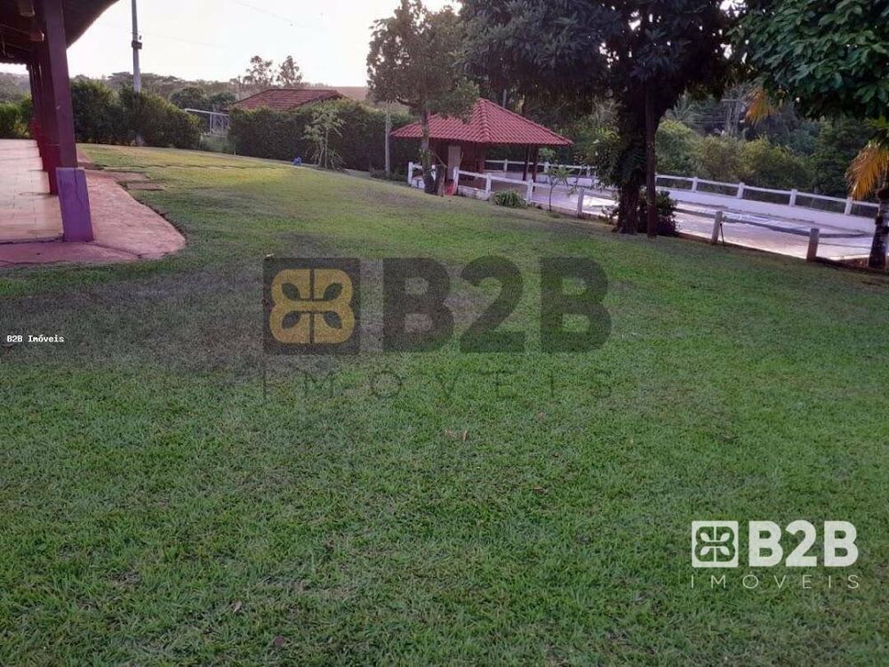 Chácara à venda com 3 quartos, 500m² - Foto 1