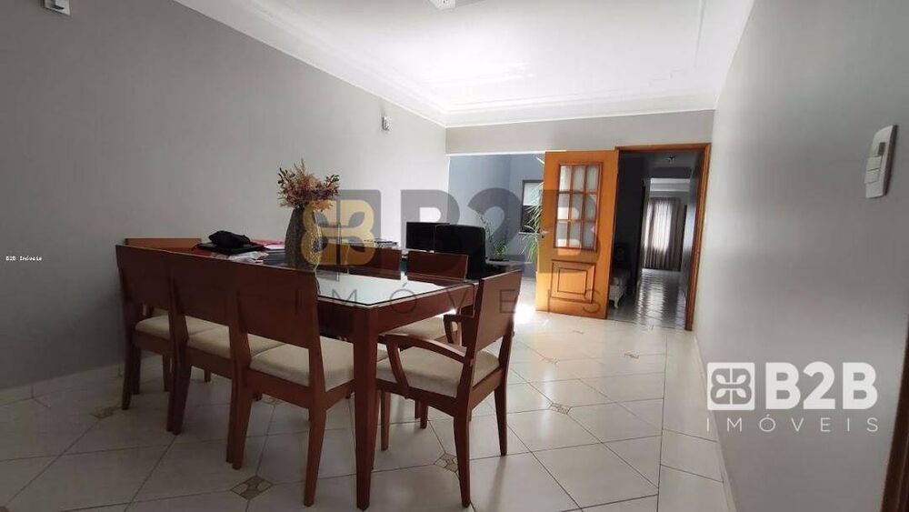 Casa, 3 quartos, 280 m² - Foto 1