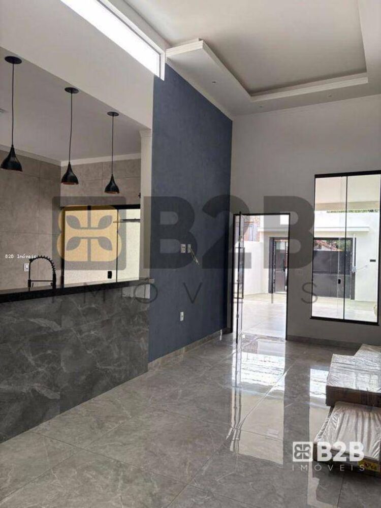 Casa à venda com 3 quartos, 242M2 - Foto 1