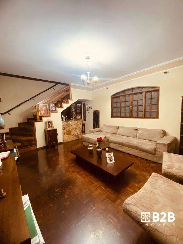 Casa, 3 quartos, 239 m² - Foto 1