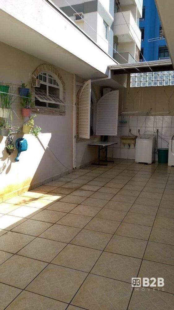 Casa, 3 quartos, 210 m² - Foto 8
