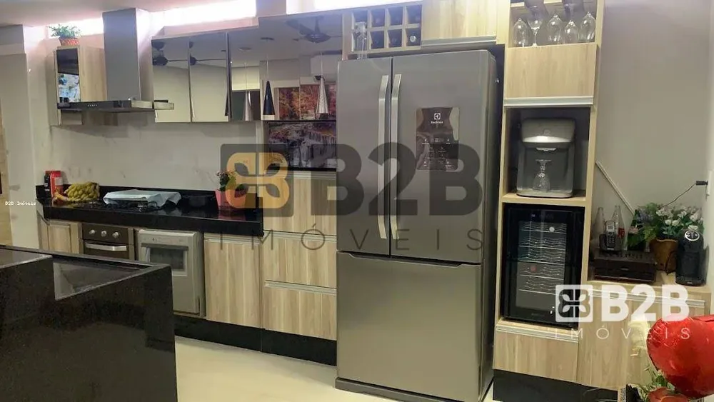 Casa, 4 quartos, 250 m² - Foto 4
