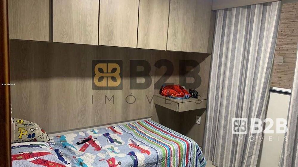 Casa à venda com 4 quartos, 250m² - Foto 3