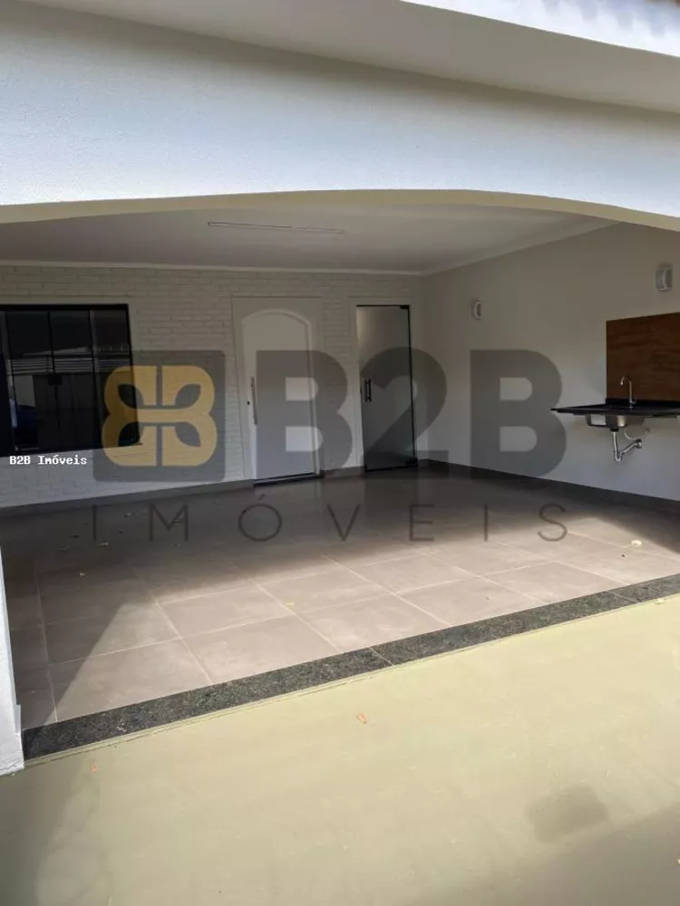 Casa à venda com 3 quartos, 141m² - Foto 3