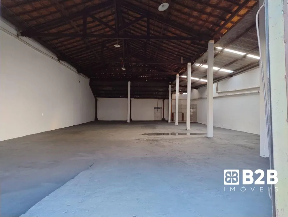 Depósito-Galpão, 242 m² - Foto 1