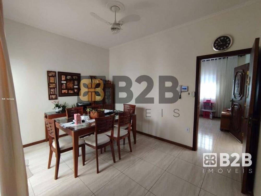 Casa à venda com 3 quartos, 176m² - Foto 8