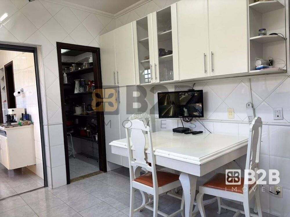 Casa, 3 quartos, 284 m² - Foto 10