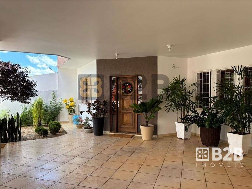 Casa, 3 quartos, 284 m² - Foto 1