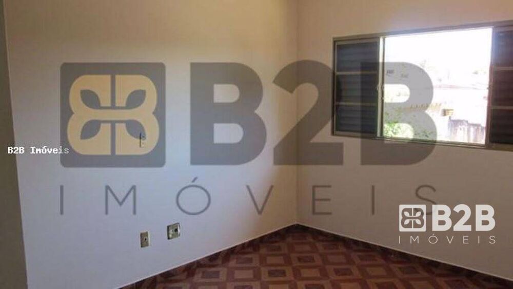 Casa à venda com 3 quartos, 359m² - Foto 2