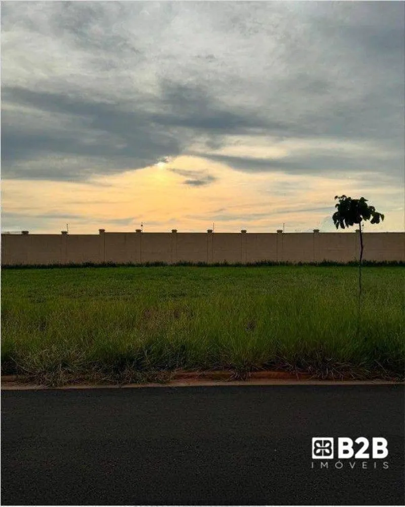 Loteamento e Condomínio, 325 m² - Foto 1