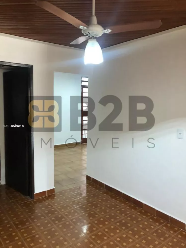 Casa à venda com 3 quartos, 163m² - Foto 4