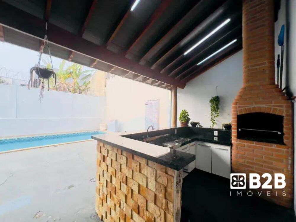 Casa, 4 quartos, 168 m² - Foto 1