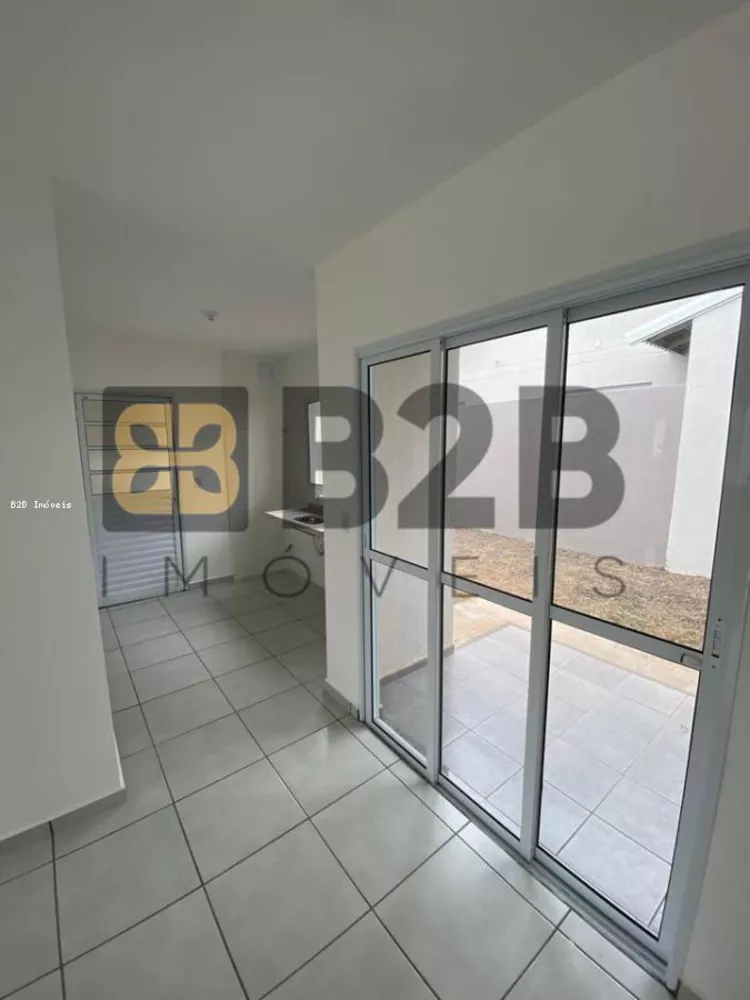 Casa à venda com 2 quartos, 160m² - Foto 3