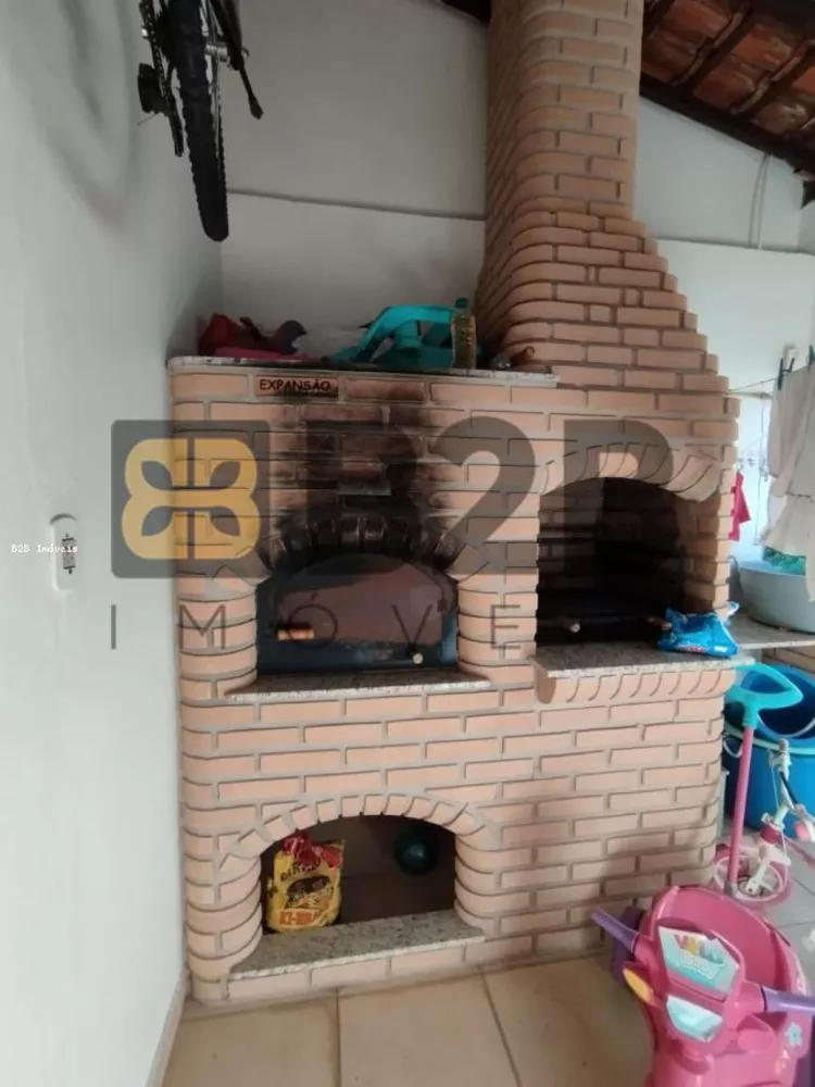 Casa à venda com 3 quartos, 250m² - Foto 4