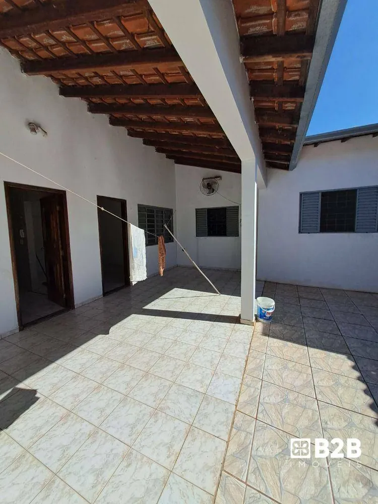 Casa, 4 quartos, 198 m² - Foto 1