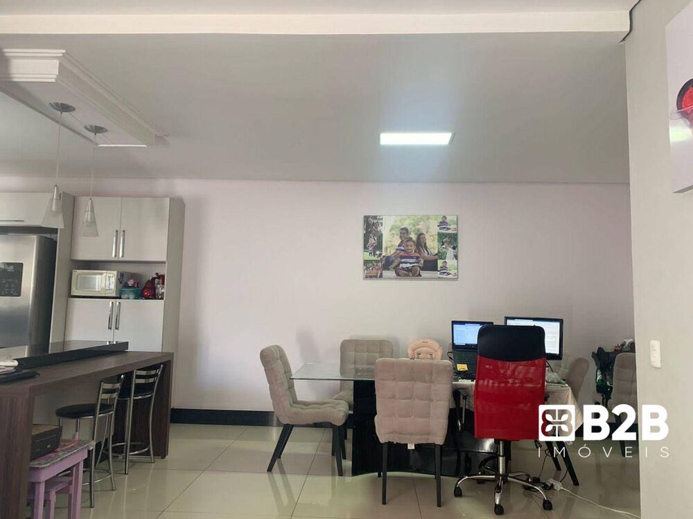 Casa à venda com 2 quartos, 165m² - Foto 13