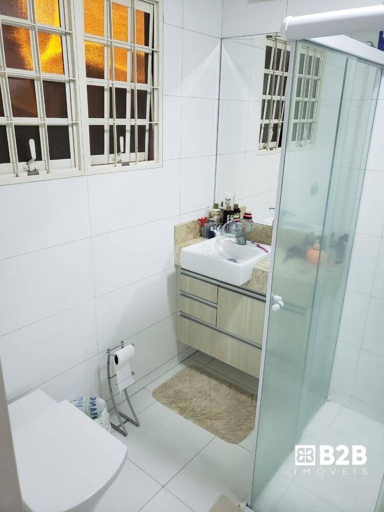Casa à venda com 2 quartos, 165m² - Foto 18