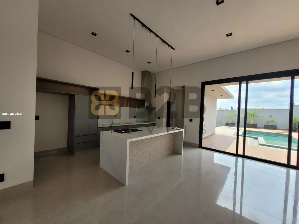 Casa de Condomínio à venda com 3 quartos, 253m² - Foto 3