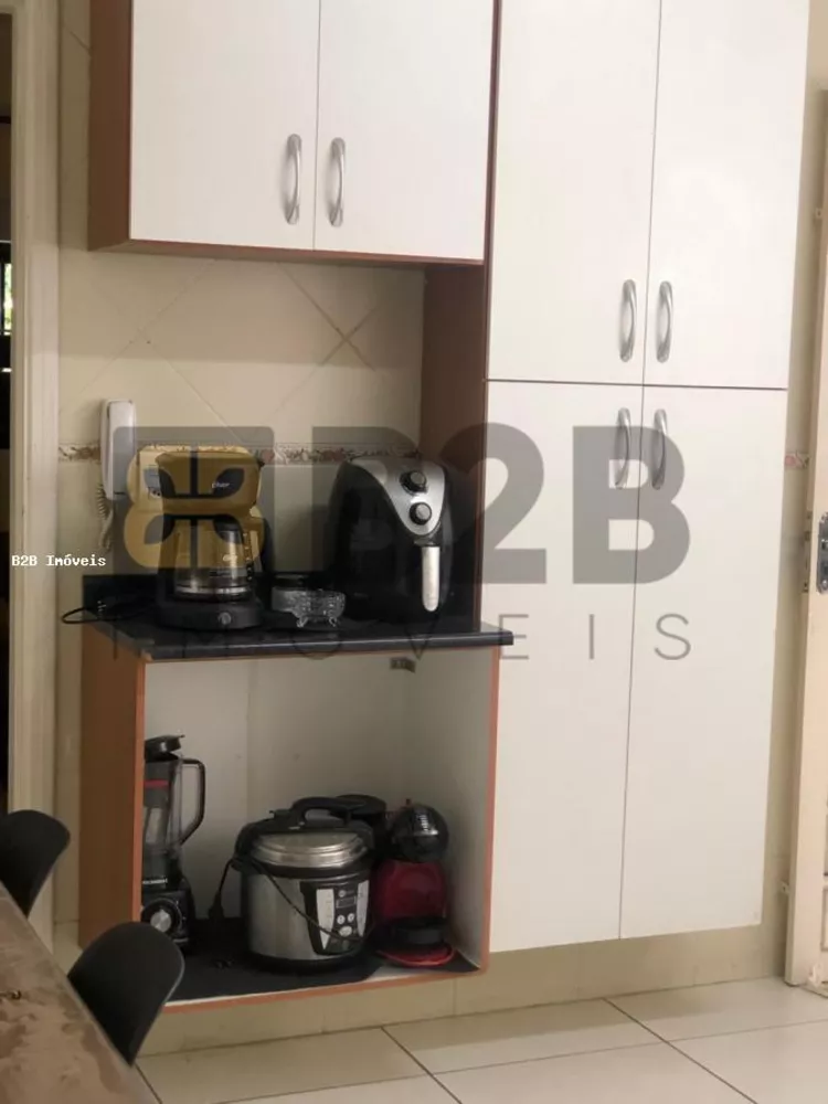 Casa à venda com 4 quartos, 280m² - Foto 4