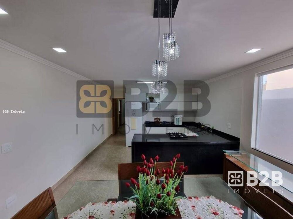 Casa de Condomínio à venda com 4 quartos, 283m² - Foto 2