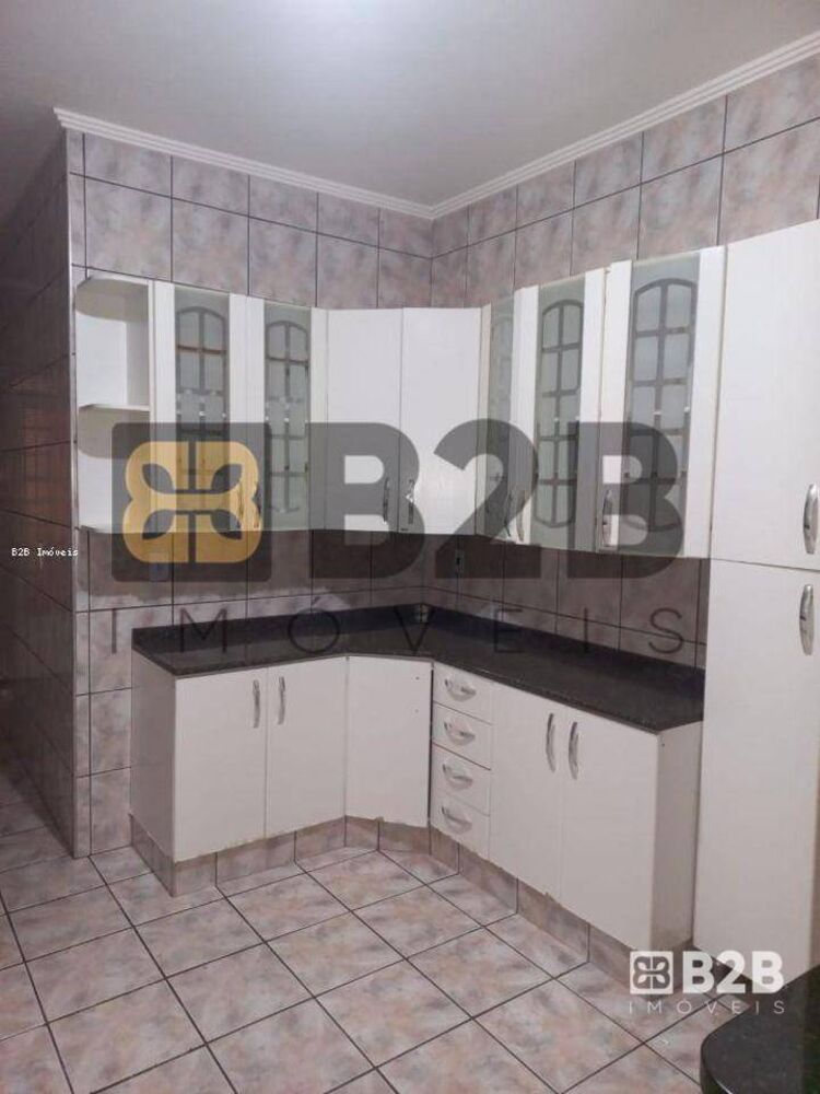 Casa à venda com 3 quartos, 190m² - Foto 4
