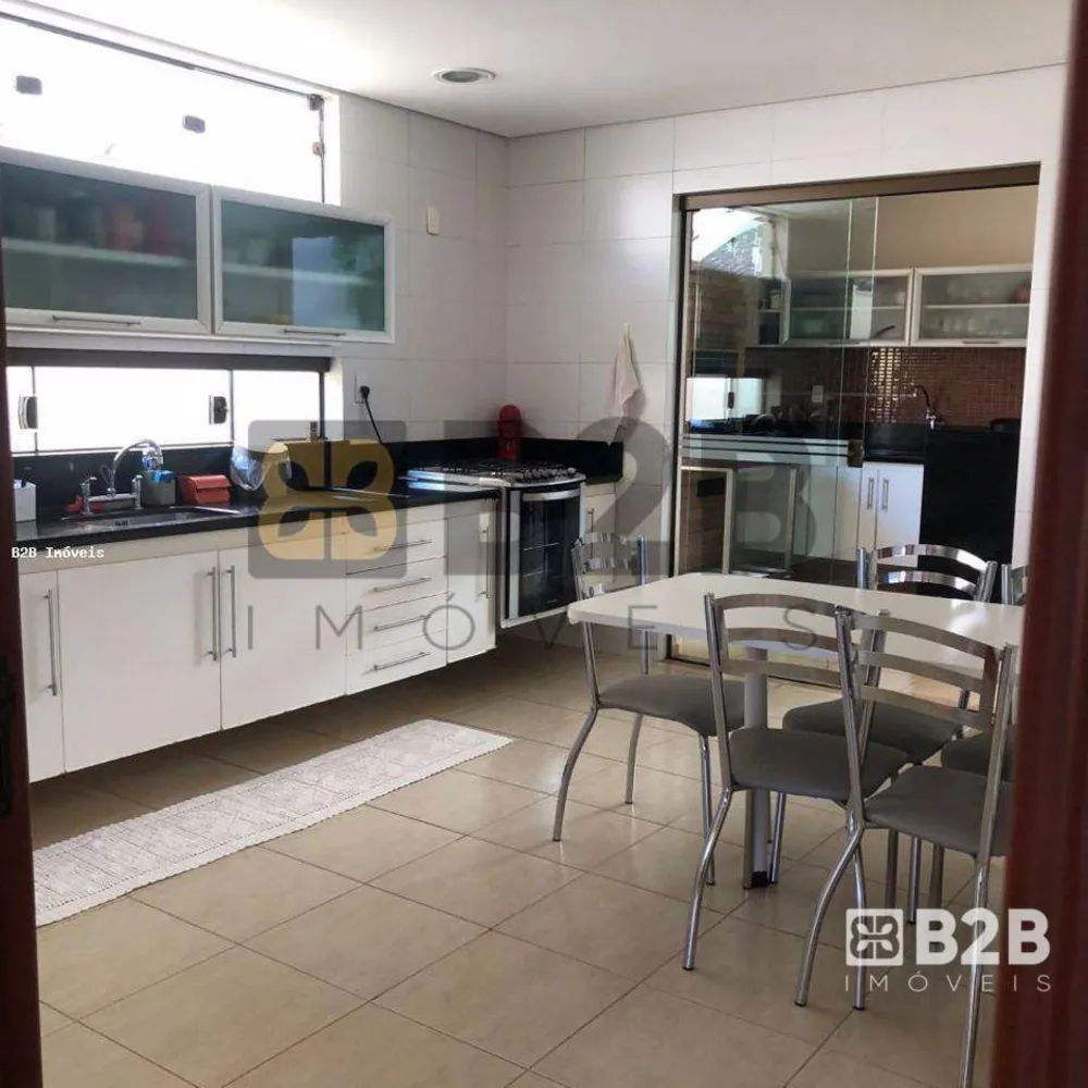 Casa, 3 quartos, 270 m² - Foto 9