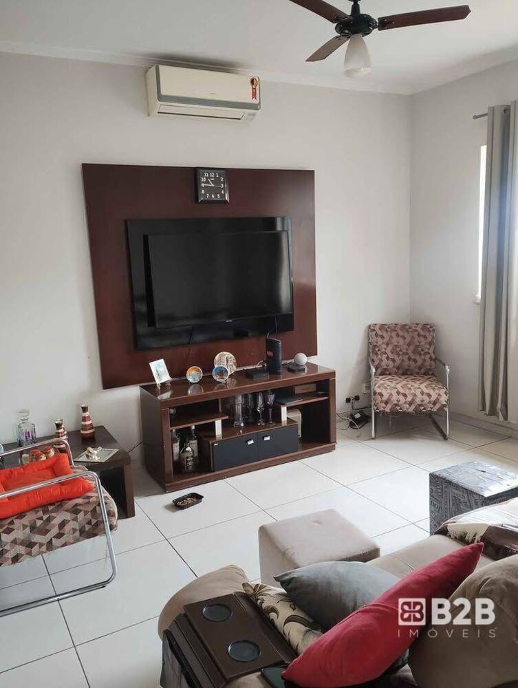 Casa, 4 quartos, 230 m² - Foto 1