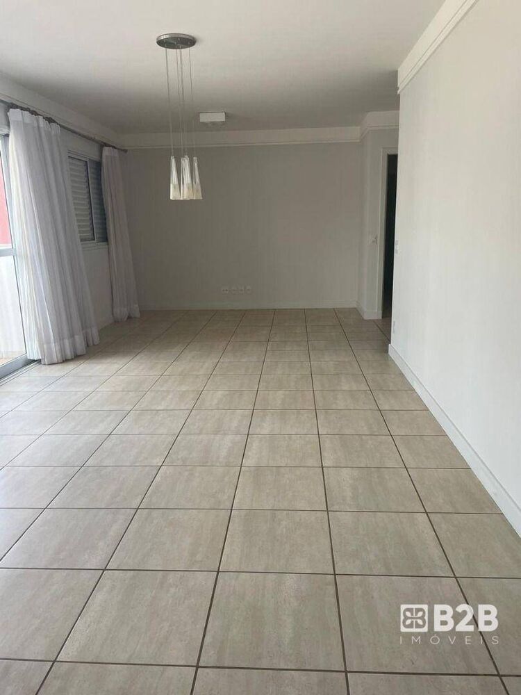 Apartamento à venda com 3 quartos, 140m² - Foto 3