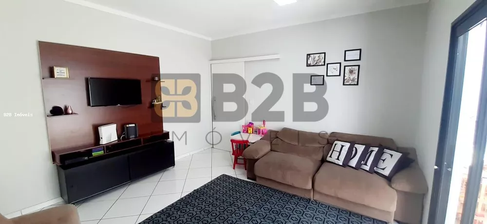 Casa à venda com 2 quartos, 125m² - Foto 1